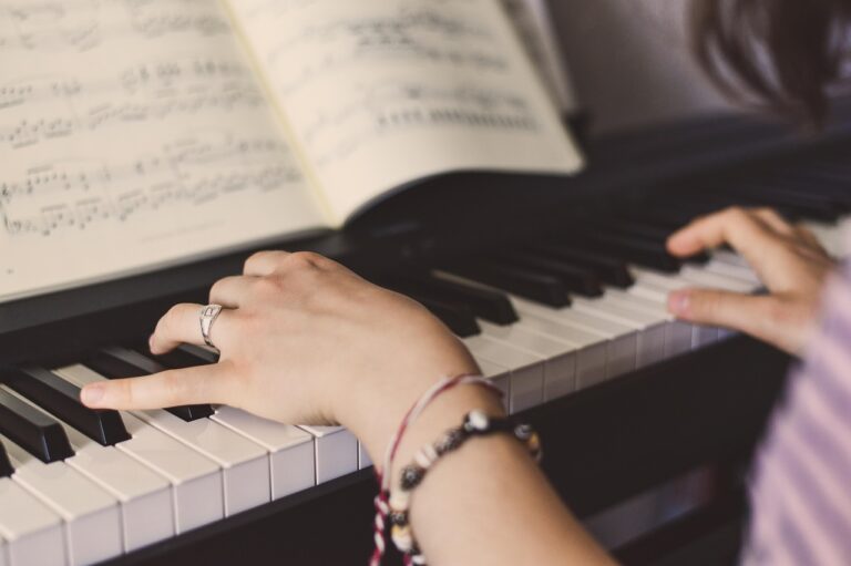 jak nauczyć dziecko gry na keyboardzie